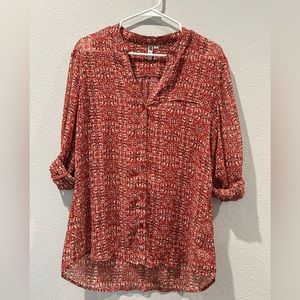 Kut From The Kloth pattern printed blouse. Lightweight and flowy.